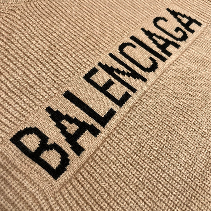 Three-quarter angle view of Balenciaga luxury piece style No.069