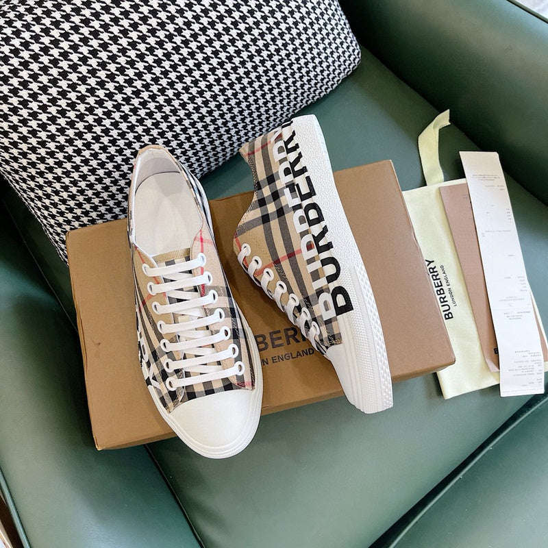Burberry shoes Style 183 - logo and branding close-up