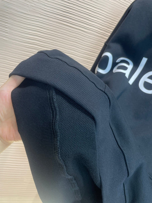 Styling view of Balenciaga luxury piece style No.192
