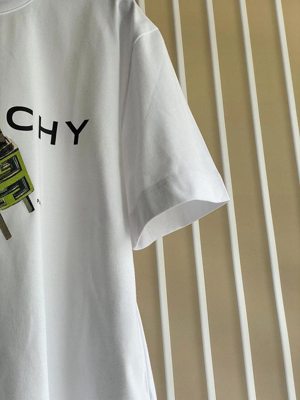 Styling view of Givenchy luxury piece style No.233