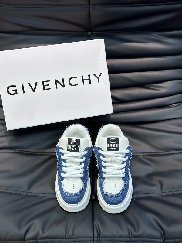 Givenchy shoes Style 182 - logo and branding close-up