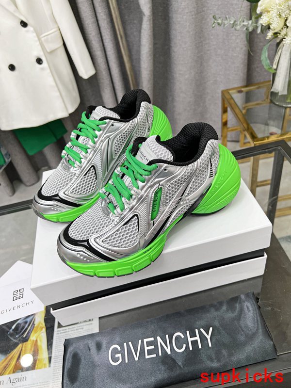 Givenchy shoes Style 101 - packaging and accessories