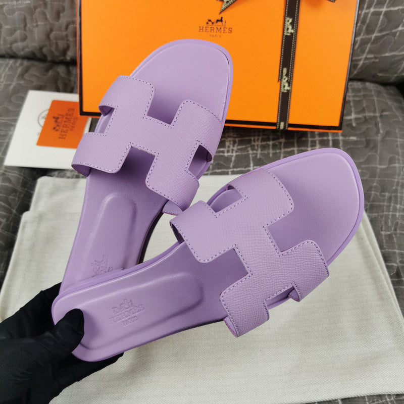 Hermès Nude Gladiator Sandals - Heel Detail View