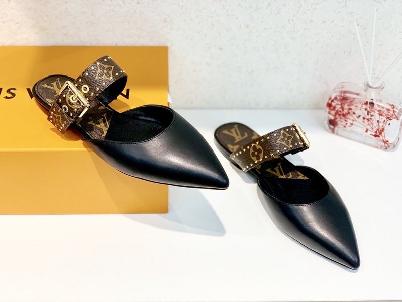 Side profile view of Louis Vuitton luxury piece style No.160