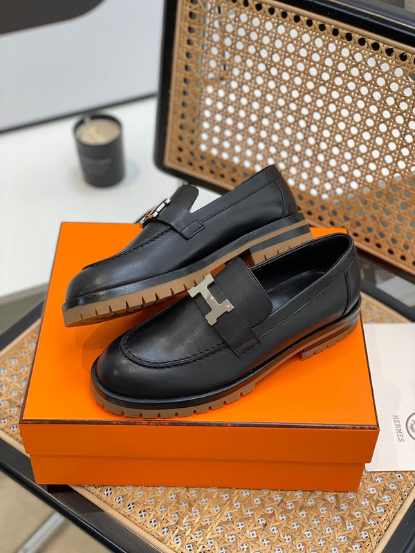Hermes shoes Style 252 - texture and material detail