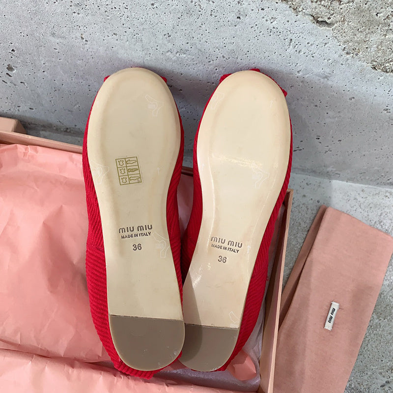 Front view of Miu Miu luxury piece style No.105