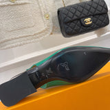 Louis Vuitton shoes Style 427 - top view showing design