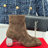 Side profile view of Roger Vivier luxury piece style No.074