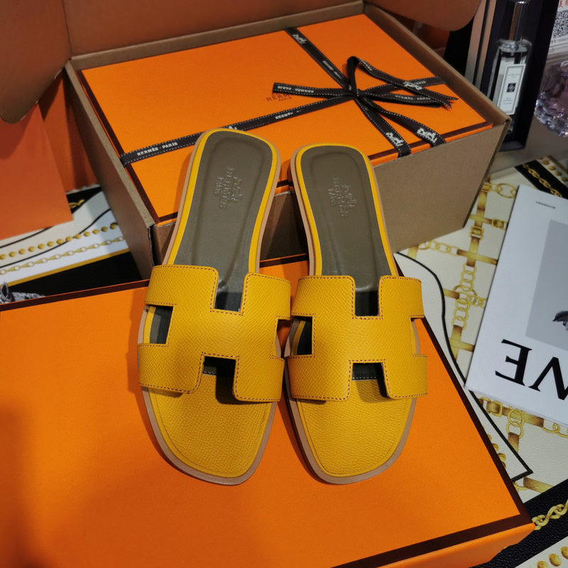 Hermes sandals Style 091 - sole and craftsmanship detail