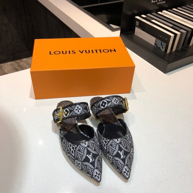 Louis Vuitton shoes Style 215 - top view showing design