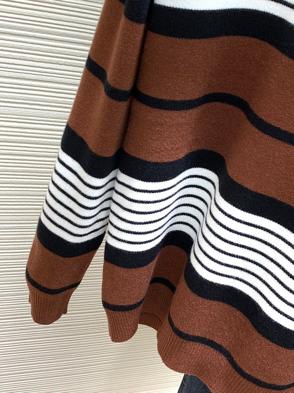 Full silhouette view of Burberry luxury piece style No.490