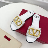 Styling view of Valentino Garavani luxury piece style No.250