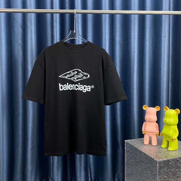 Side profile view of Balenciaga luxury piece style No.152
