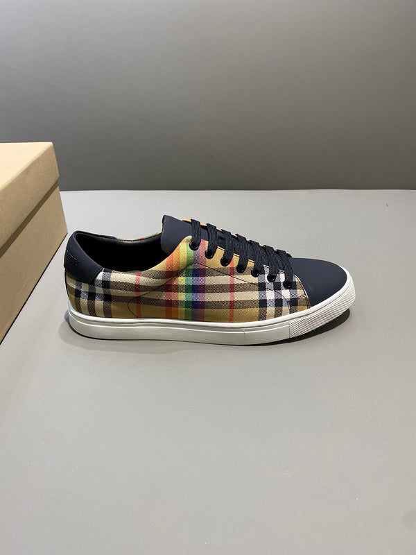 Burberry shoes Style 098 - packaging and accessories