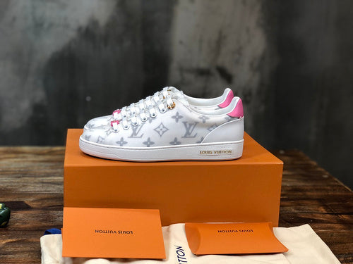 Louis Vuitton shoes Style 194 - texture and material detail