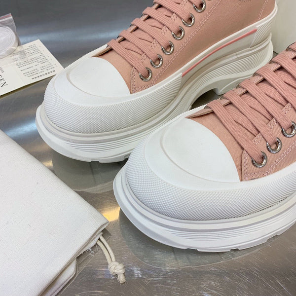 Alexander McQueen shoes Style 304 - close-up of statement logo accent