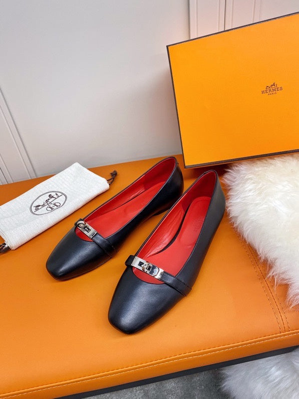 Hermès Camel Ankle Strap Heels - Full Silhouette View