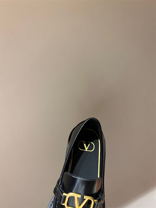 Full silhouette view of Valentino Garavani luxury piece style No.185