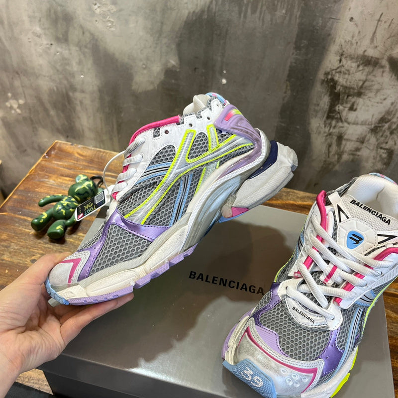 Balenciaga shoes Style 047 - top view showing design
