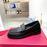 Three-quarter angle view of Valentino Garavani luxury piece style No.212