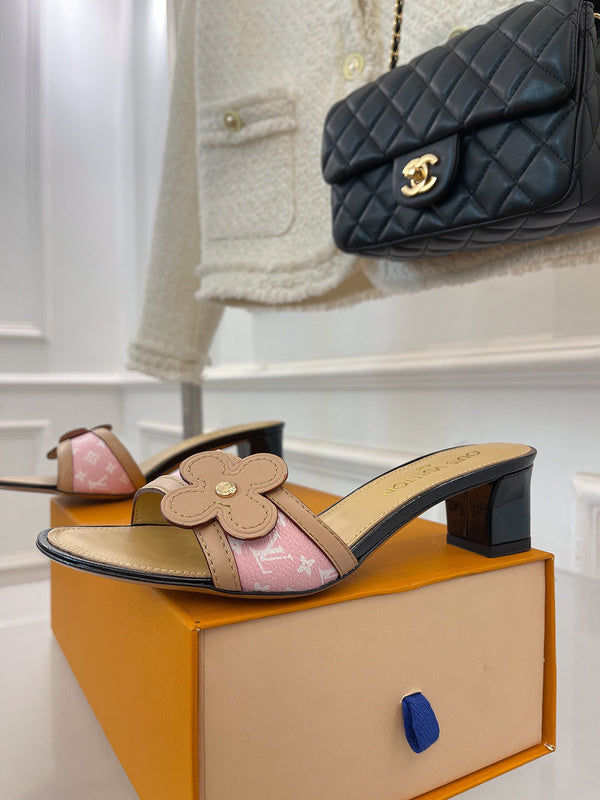 Louis Vuitton shoes Style 412 - sole and craftsmanship detail (alternate angle)