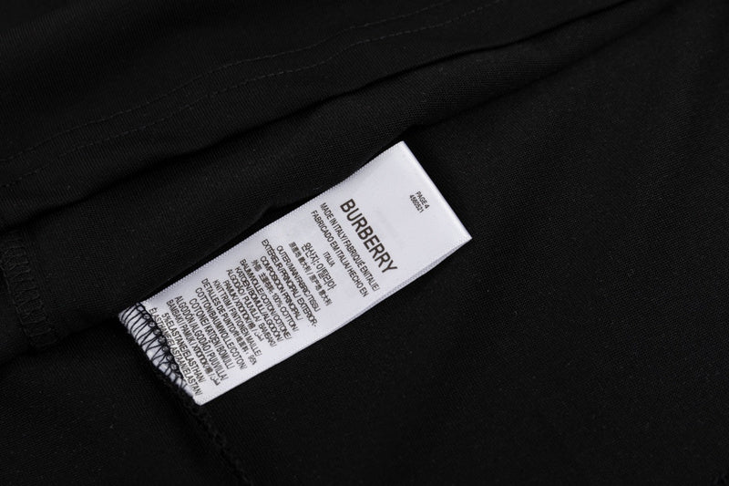 Styling view of Burberry luxury piece style No.255