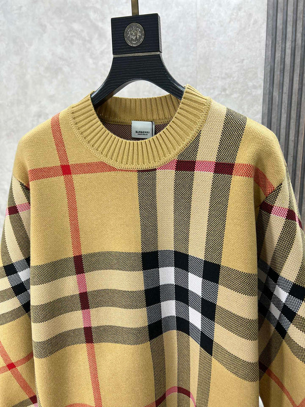 Full silhouette view of Burberry luxury piece style No.330