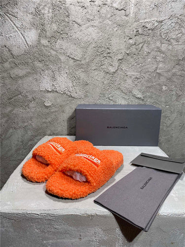 Balenciaga sandals Style 136 - texture and material detail
