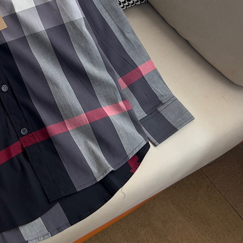 Full silhouette view of Burberry luxury piece style No.073