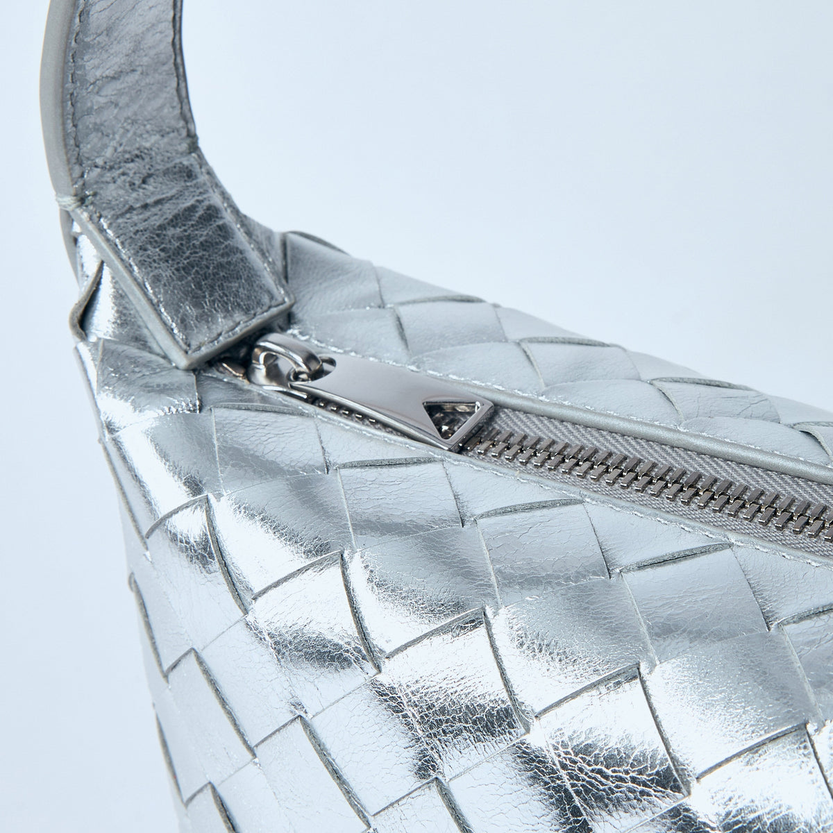 Bottega Veneta shoulder bags side profile designer luxury fashion