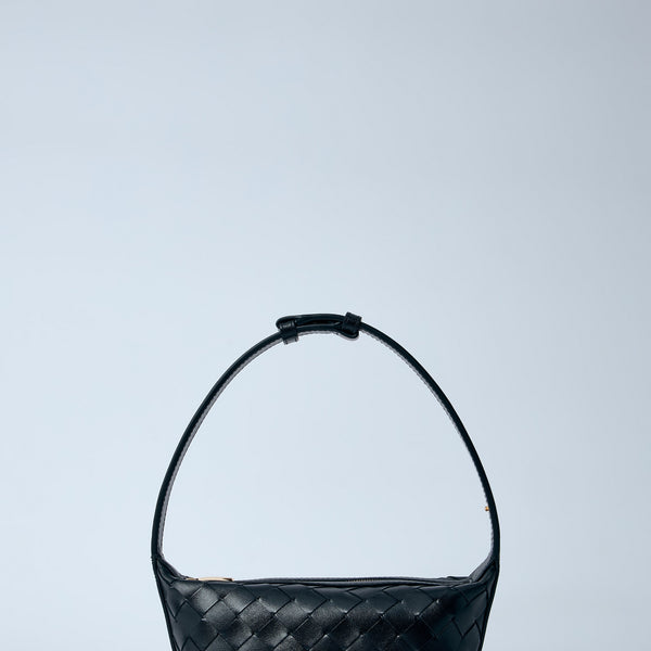 Bottega Veneta shoulder bags luxury designer piece front view