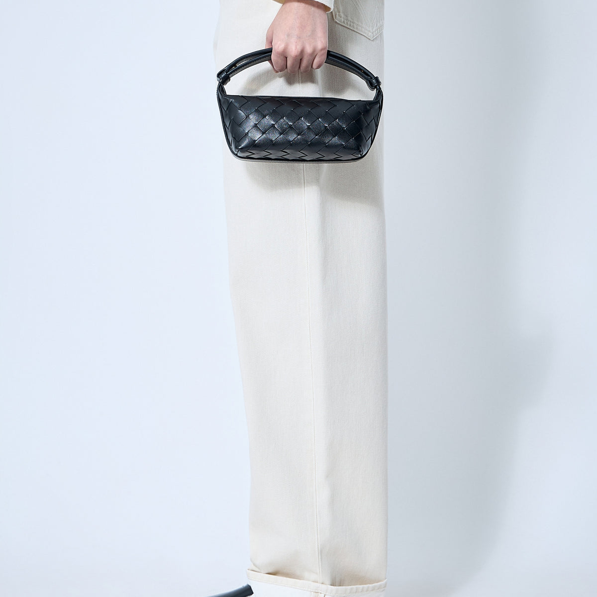 Bottega Veneta premium shoulder bags detail and craftsmanship close-up