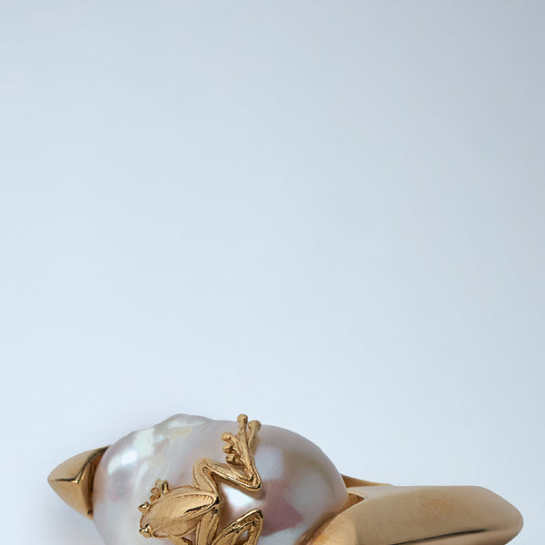 Bottega Veneta premium miscellaneous detail and craftsmanship close-up
