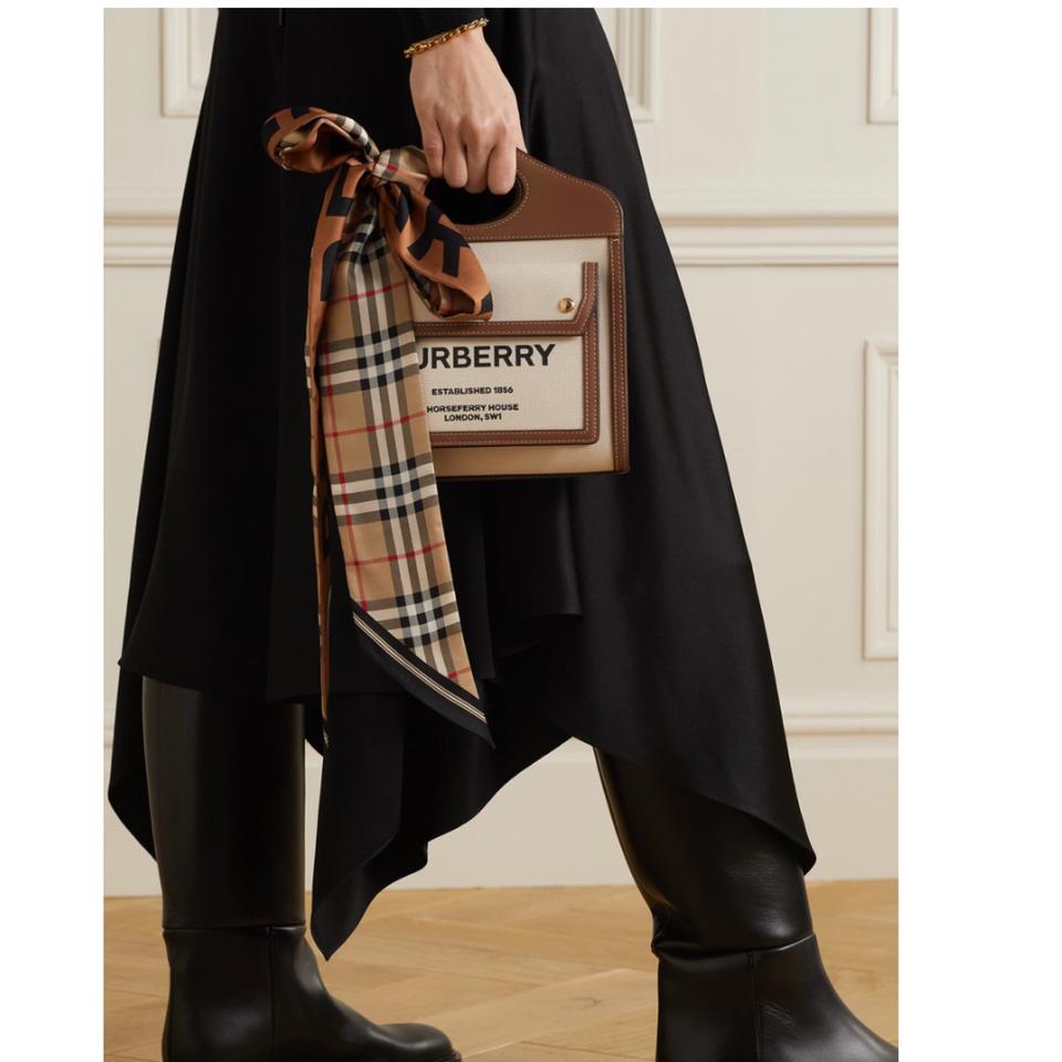 Burberry premium scarves & shawls detail and craftsmanship close-up