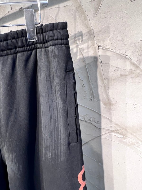 Texture and finish detail of Balenciaga luxury piece style No.047