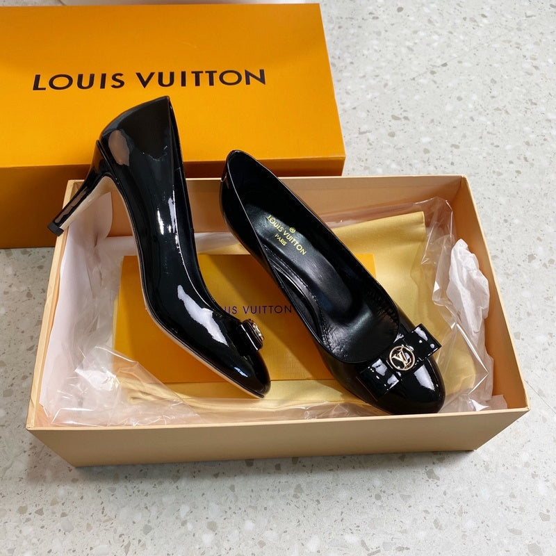 Louis Vuitton shoes Style 184 - logo and branding close-up
