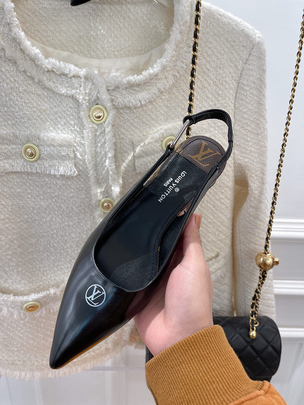 Louis Vuitton shoes Style 427 - logo and branding close-up