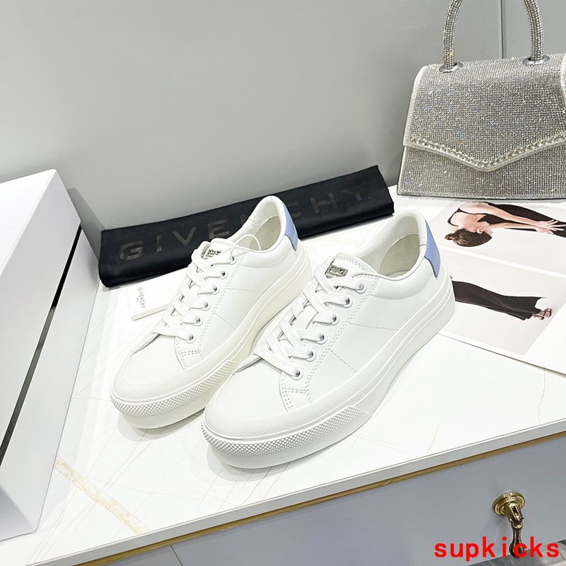 Givenchy shoes Style 099 - packaging and accessories