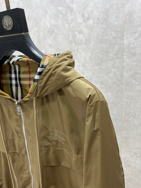 Three-quarter angle view of Burberry luxury piece style No.408