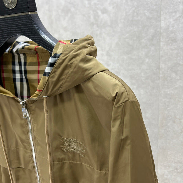Three-quarter angle view of Burberry luxury piece style No.408