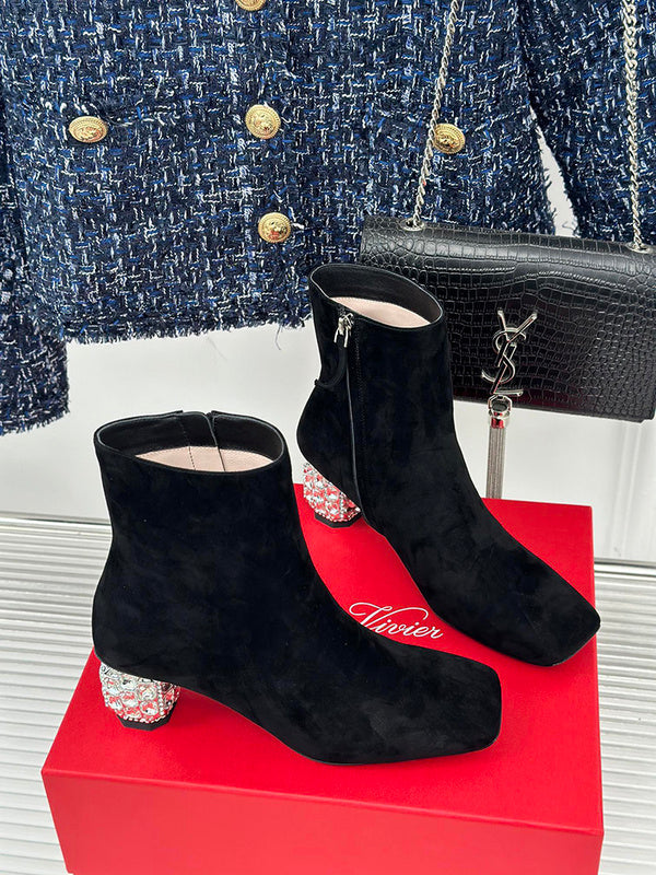 Back view of Roger Vivier luxury piece style No.074