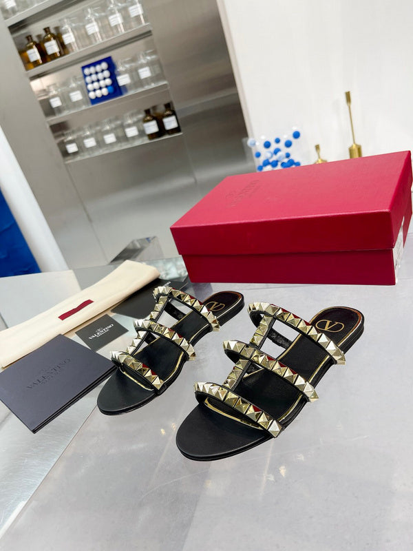 Styling view of Valentino Garavani luxury piece style No.243
