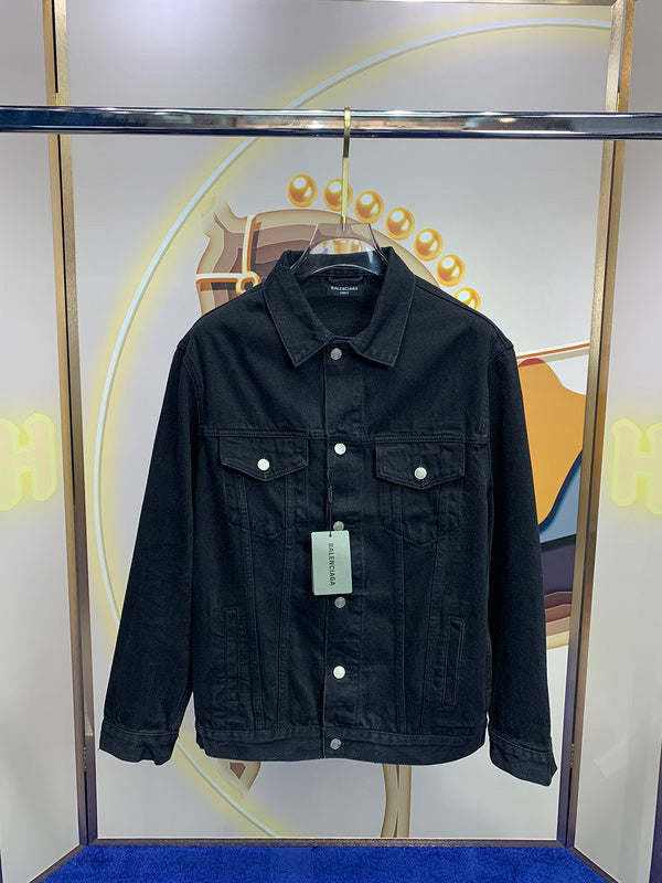 Front view of Balenciaga luxury piece style No.073
