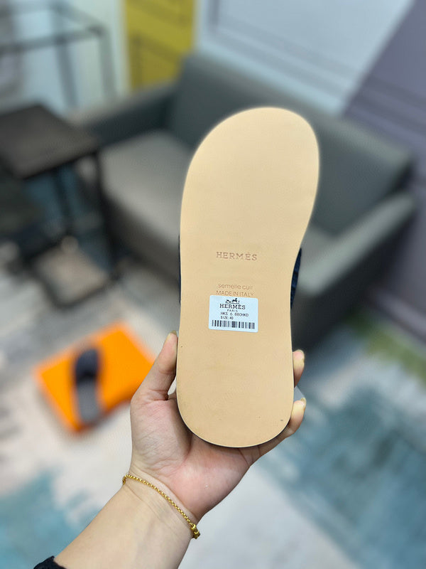 Hermes shoes Style 020 - sole and craftsmanship detail