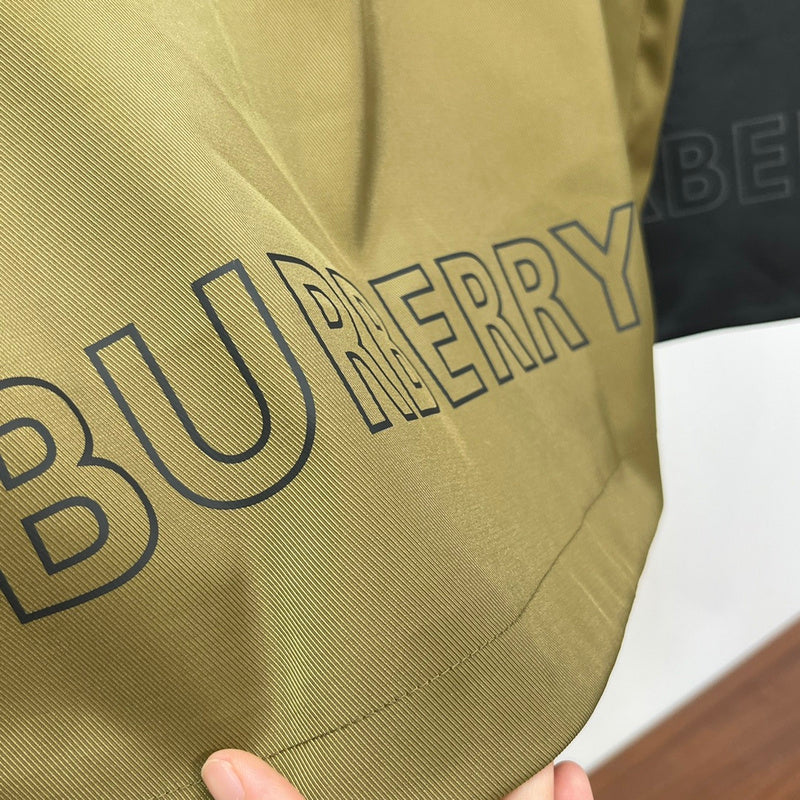 Texture and finish detail of Burberry luxury piece style No.513