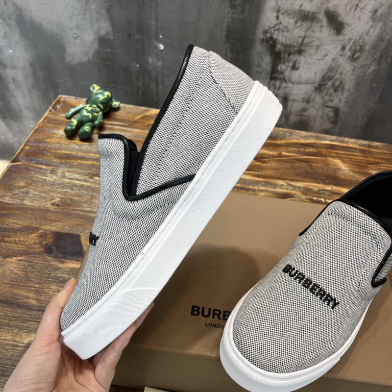 Burberry shoes Style 324 - back heel detail