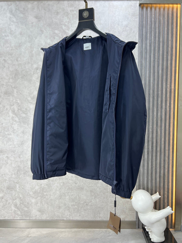 Styling view of Burberry luxury piece style No.552