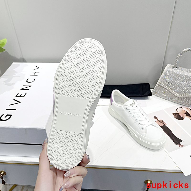 Givenchy shoes Style 054 - logo and branding close-up