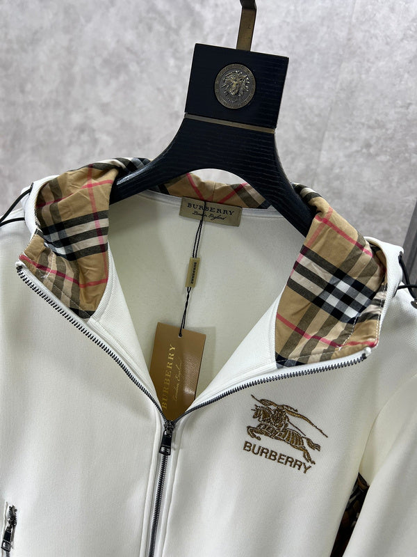 Back view of Burberry luxury piece style No.549