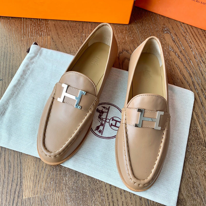 Hermès Grey Platform Heels - Full Silhouette View